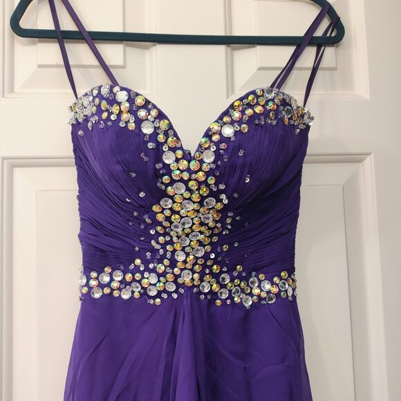 Purple flowy chiffon gown by Mac Duggal - Picture 3 of 6